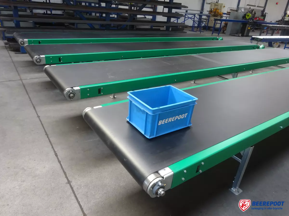 Vlakke transportbanden